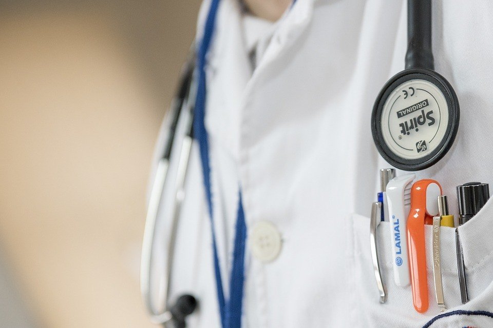 Doktersbezoek op kosten van de baas 1 doctor 563428 960 720