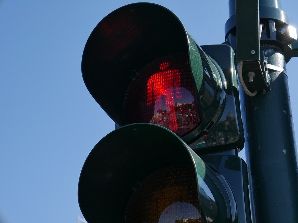 Ontslag van werknemers met een opzegverbod (nu en onder de WWZ) 1 traffic light 1024826 960 720